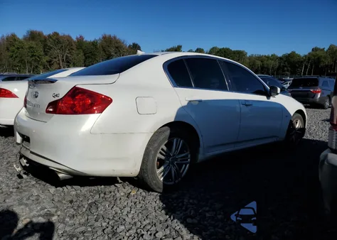 2015 Infiniti Q40 из США, поврежденный, VIN JN1CV6AR4FM523962